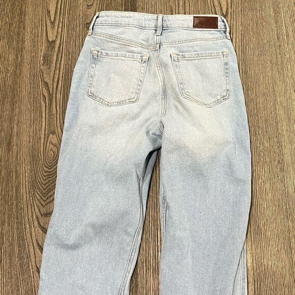 Hollister Ultra High-Rise Mom Jeans Vintage Stretch Whisker Light Wash 25x27 - Picture 11 of 12